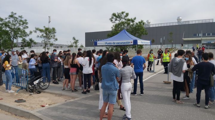 Vacunación Isabel Zendal Hospital coronavirus error estudiantes Farmacia