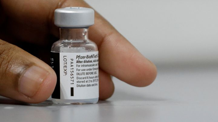 Los nuevos efectos secundarios bajo estudio de la vacuna de Pfizer