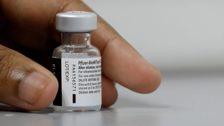 Descubren la efectividad de las vacunas de Pfizer y Moderna en el mundo real