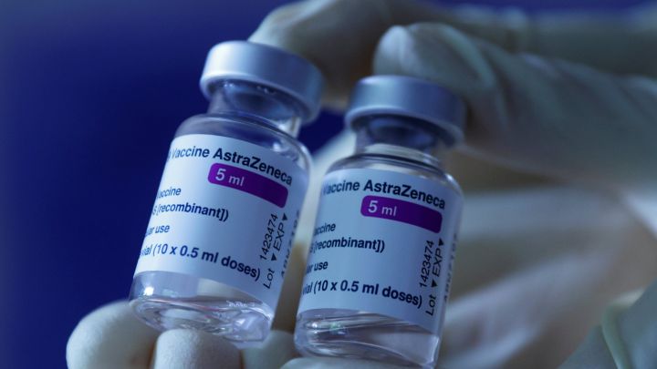 Segunda dosis de AstraZeneca para los mayores de 40 años: ¿qué pasa con los menores de 40?