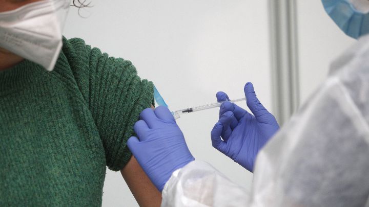 El aviso de Margarita del Val sobre la vacunación: "Tiene un efecto entre los mayores de 70"