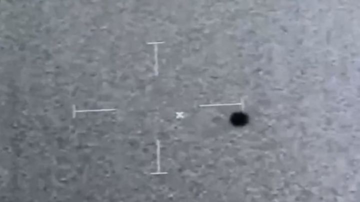 Filtrado el vídeo de un presunto OVNI en Estados Unidos; el Gobierno lo estudia
