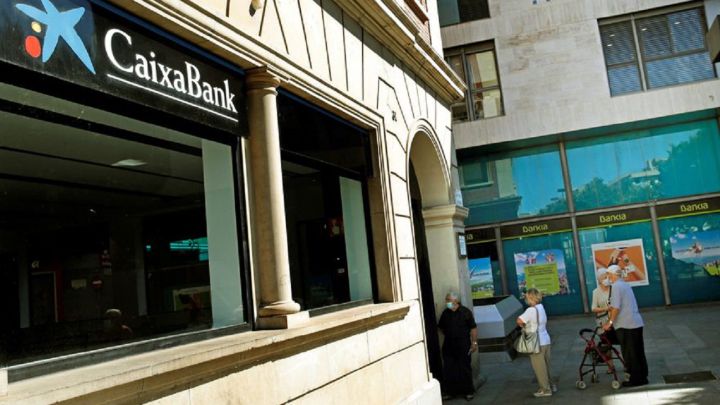 La Policía alerta de una estafa a los clientes de Bankia y CaixaBank