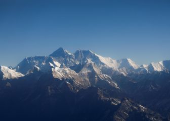 La COVID golpea al campo base del Everest
