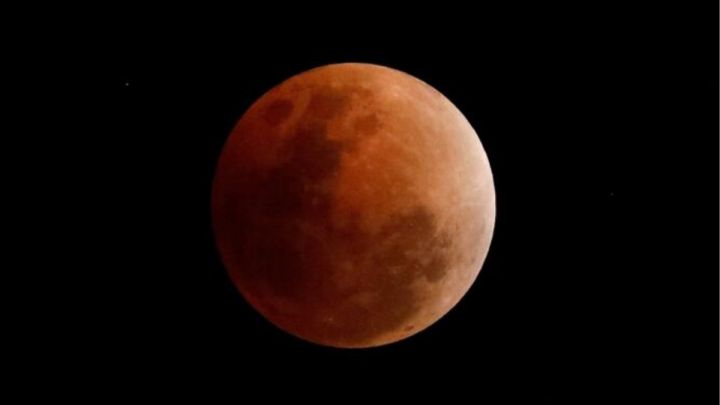 Eclipse lunar superluna de sangre color rojo ver 26 mayo