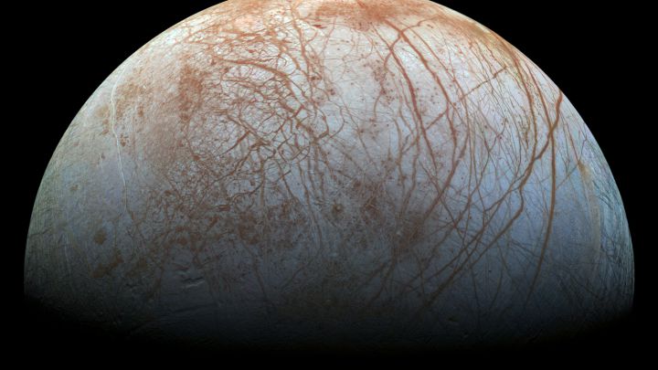 La luna helada de Júpiter puede estar llena de volcanes activos