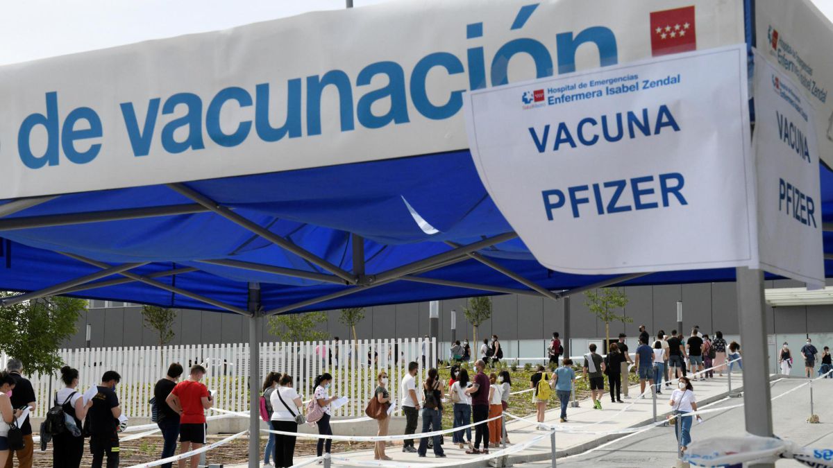 Madrid adelanta al martes la auto cita para vacunarse a partir de los 30 años Vacuna COVID en Madrid: ¿qué documentación necesito para ir a la cita de vacunación? - AS.com