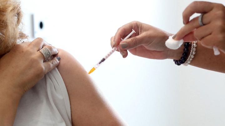 Revelan nuevos datos sobre la efectividad de las vacunas de Pfizer y Moderna en el mundo real