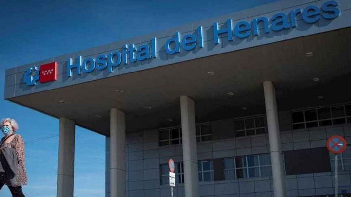 Muere un hombre en el Hospital del Henares tras pasar 10 horas esperando en urgencias