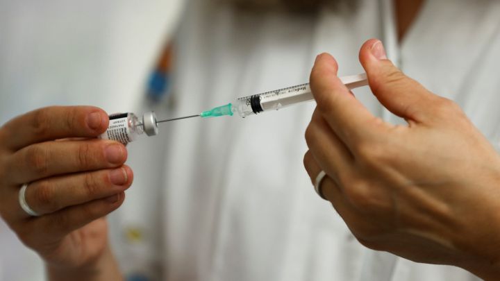 Los vacunados ya no tendrán que hacer cuarentena tras su contacto con un positivo