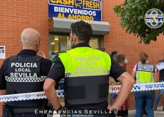La Policía abate a tiros a un atracador en un supermercado de Sevilla