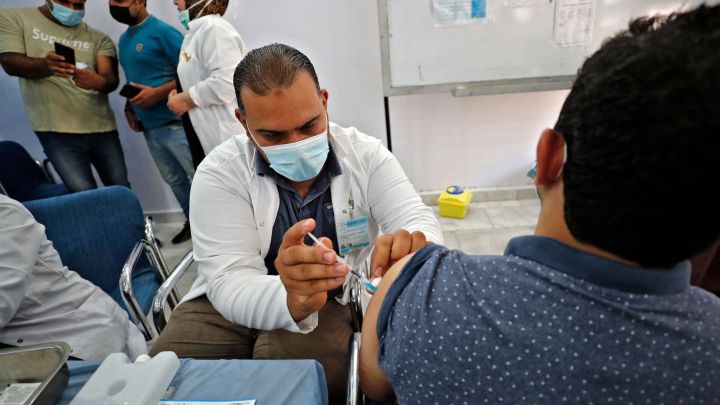 La OMS reclama más evidencias científicas que aclaren si es necesaria una tercera dosis