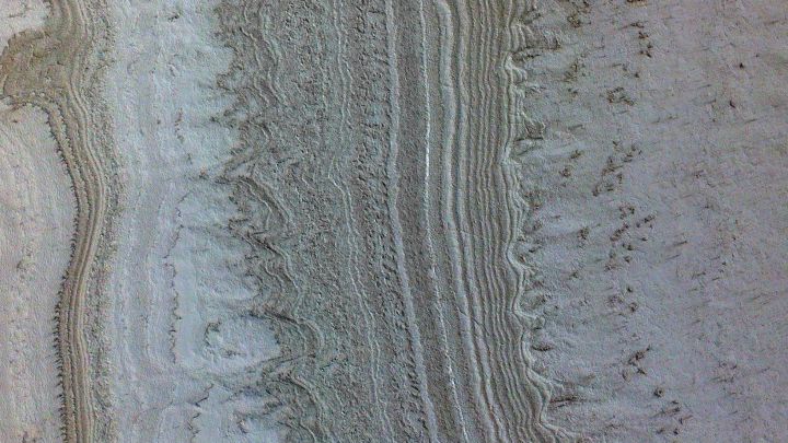 Surge una nueva pista sobre lo que podría haber debajo del polo sur de Marte