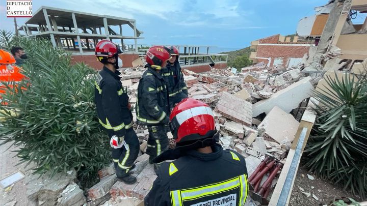 Encuentran el cuerpo sin vida de un joven de 15 años bajo el edificio derrumbado en Peñíscola