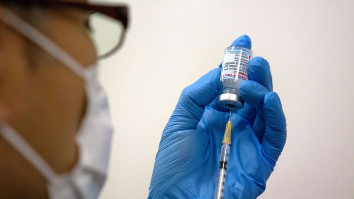 Japón investiga dos muertes tras vacunarse con dosis de Moderna producidas en España