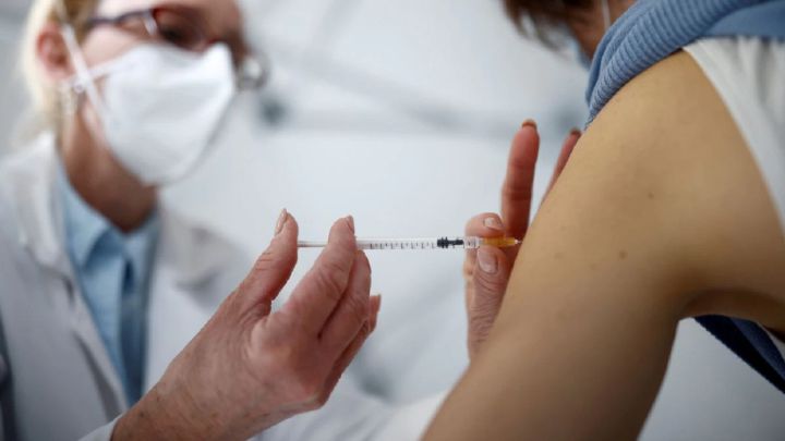 Sanidad da el visto bueno a la tercera dosis de la vacuna para inmunodeprimidos