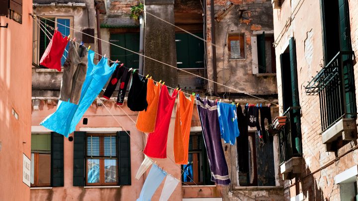 Por qué se lava y se tiende la ropa del revés y por qué es recomendable no  hacerlo del derecho? 