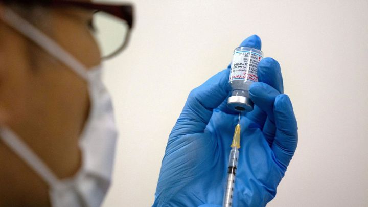 Japón investiga una tercera muerte de una persona vacunada con un lote fabricado en España