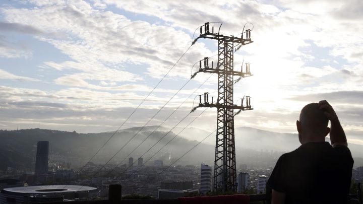 Así se ha encarecido la luz en 2021: de 0,89 euros a 188