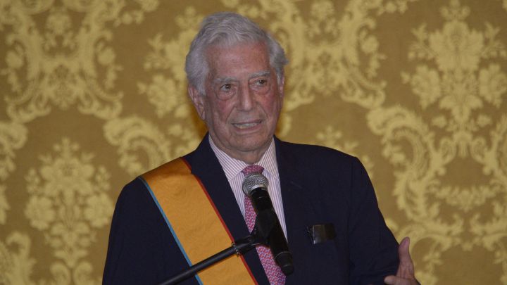 'El País': Vargas Llosa figuró como titular de una sociedad en un paraíso fiscal