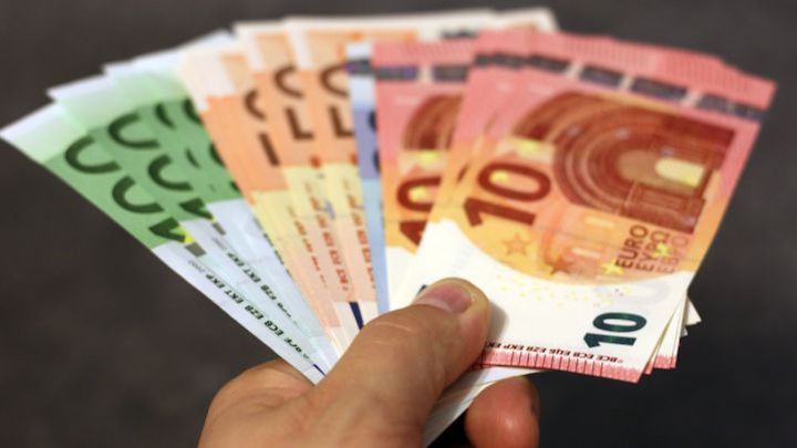El Gobierno planea subir el salario mínimo hasta los 981,40 euros