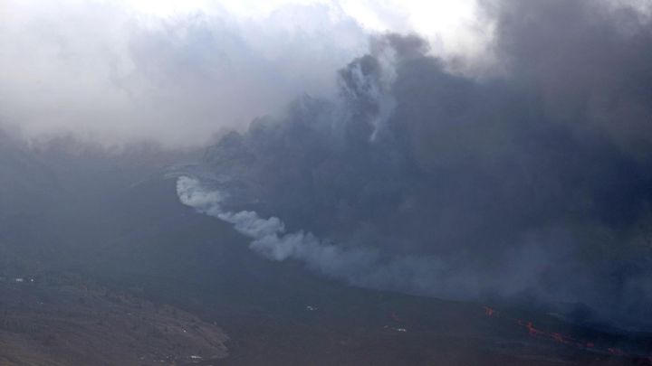 Un vulcanólogo griego explica por qué no se puede poner fecha al fin de la erupción