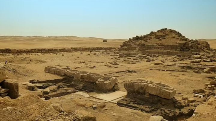 Descubren en Egipto un templo del sol de hace 4.500 años