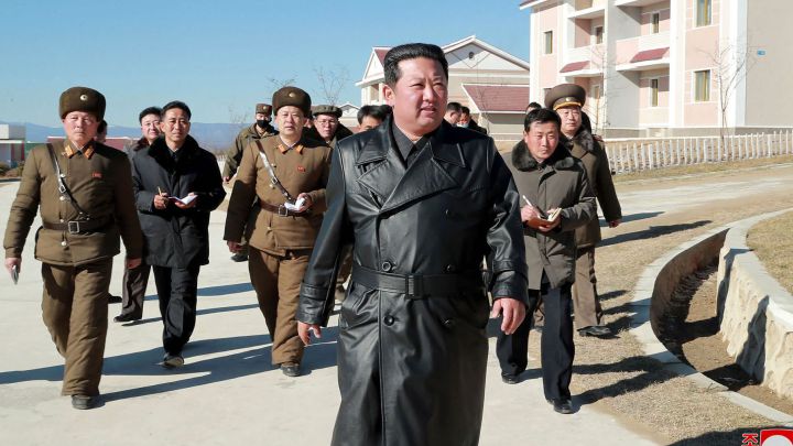 Reaparece Kim Jong-Un tras más de un mes en la sombra