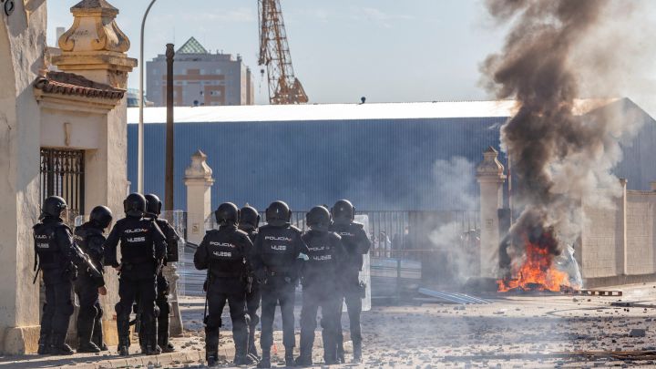 ¿Cuánto cobra un trabajador del metal y por qué hay huelga indefinida en Cádiz?