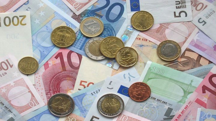 ¿Cuánto cuesta fabricar una moneda de un euro y dónde se acuñan?