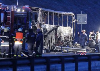 Tragedia en la carretera: mueren 45 personas al incendiarse un autobús