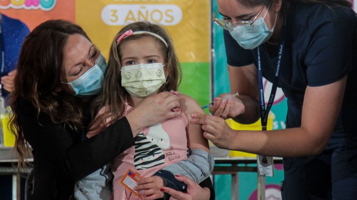 Sanidad no tendrá vacunas para el 60% de los niños hasta 2022