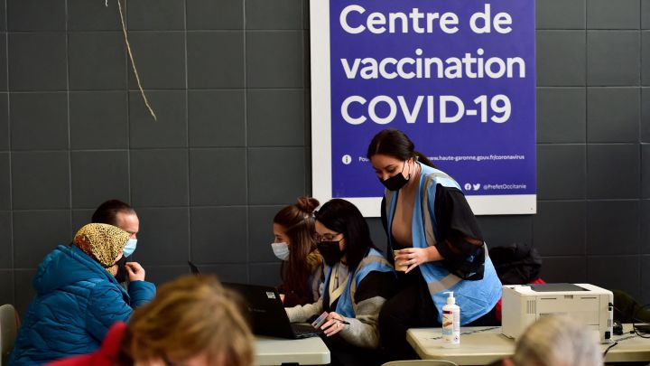 Coronavirus en España en directo: Ómicron, última hora | Pasaporte COVID, restricciones...