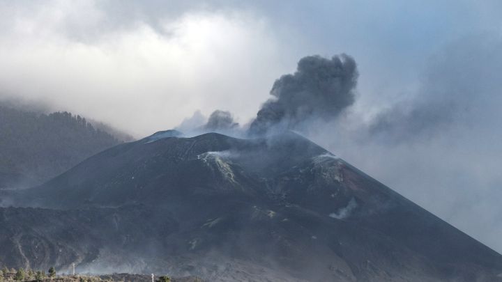 Volcán en La Palma, erupción en directo: terremotos, coladas... | Cumbre Vieja, última hora