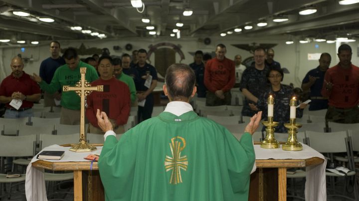 Un cura de Galicia, que decía que la COVID era un "montaje", en la UCI
