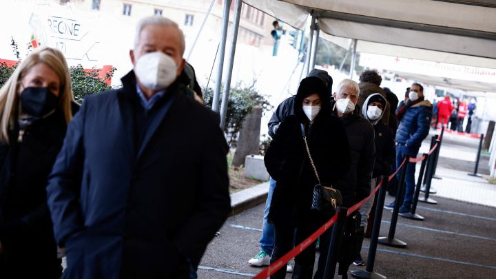 La OMS ve el final de la pandemia pero anuncia "obstáculos"