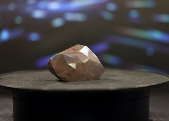 Subastan el diamante negro más grande del mundo