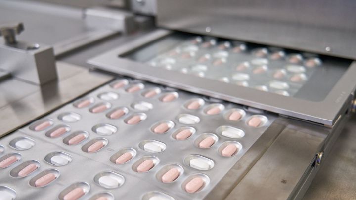 La EMA da luz verde a Paxlovid, la píldora anticovid: cuándo se espera y cómo funciona