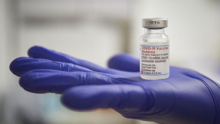 Ómicron vs Delta: así varía la protección de las vacunas frente a las variantes de la COVID-19