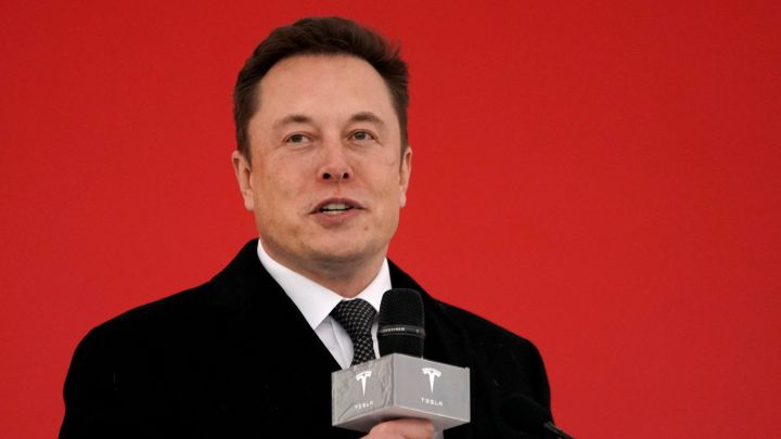 Elon Musk ofrece 5.000 dólares a un adolescente para que no siga a su avión