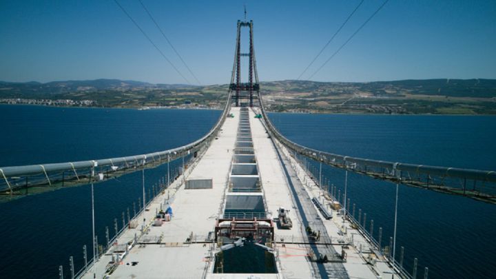 Turquía construye el puente en suspensión más largo del mundo.