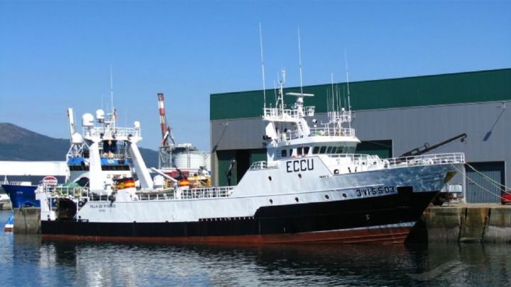 Un barco gallego se hunde en Terranova con 24 tripulantes: hay al menos 13 muertos