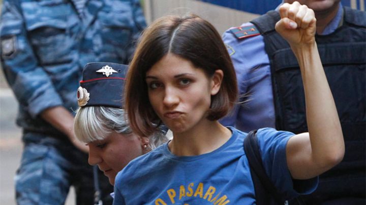 ¿Quiénes son las Pussy Riot, el colectivo feminista que se enfrenta a Putin?