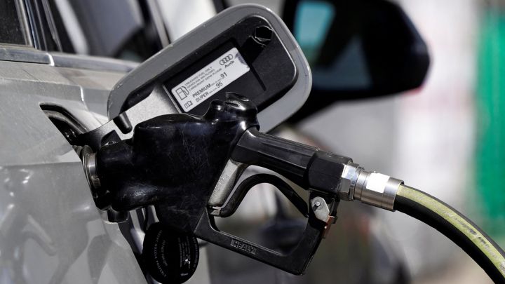 Precio de la gasolina: posibles bajadas y opciones que plantea el Gobierno