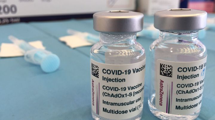 Las 4 fases que experimenta el cuerpo tras la vacuna de la COVID-19