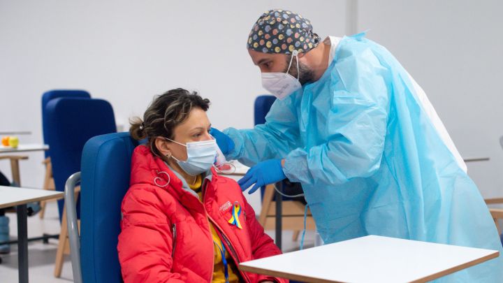 COVID en España, en directo hoy: vacunas, Ómicron, fin de las mascarillas, cuarentena...