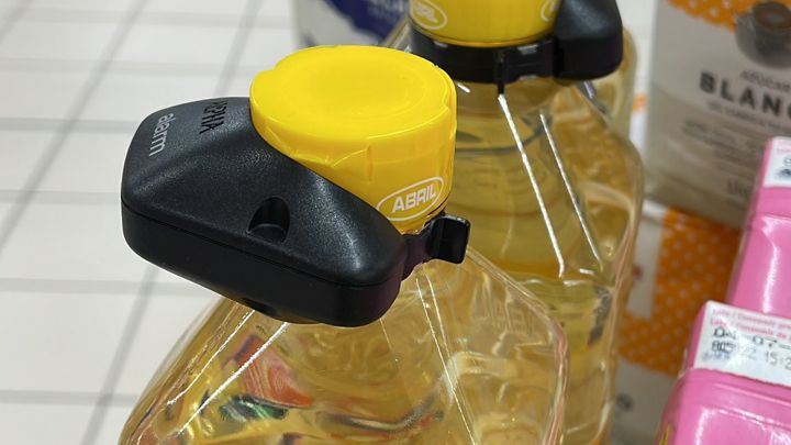 La drástica solución de los supermercados para que no roben el aceite de girasol