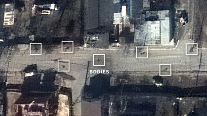 Imágenes satelitales revelan que los cadáveres llevaban semanas en Bucha, según NY Times