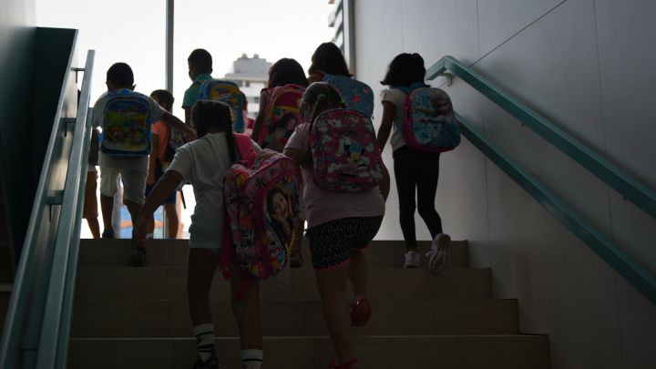 ¿Me pueden obligar a llevar mascarilla en colegios, institutos y universidades el 20 de abril?