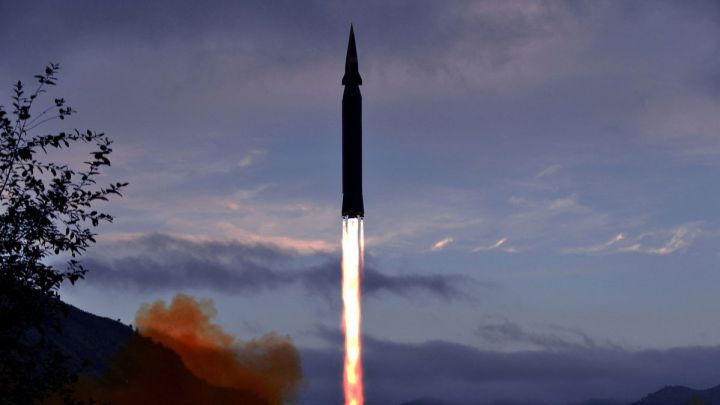 ¿Qué es un misil balístico intercontinental, cómo funciona y cuál es su alcance?